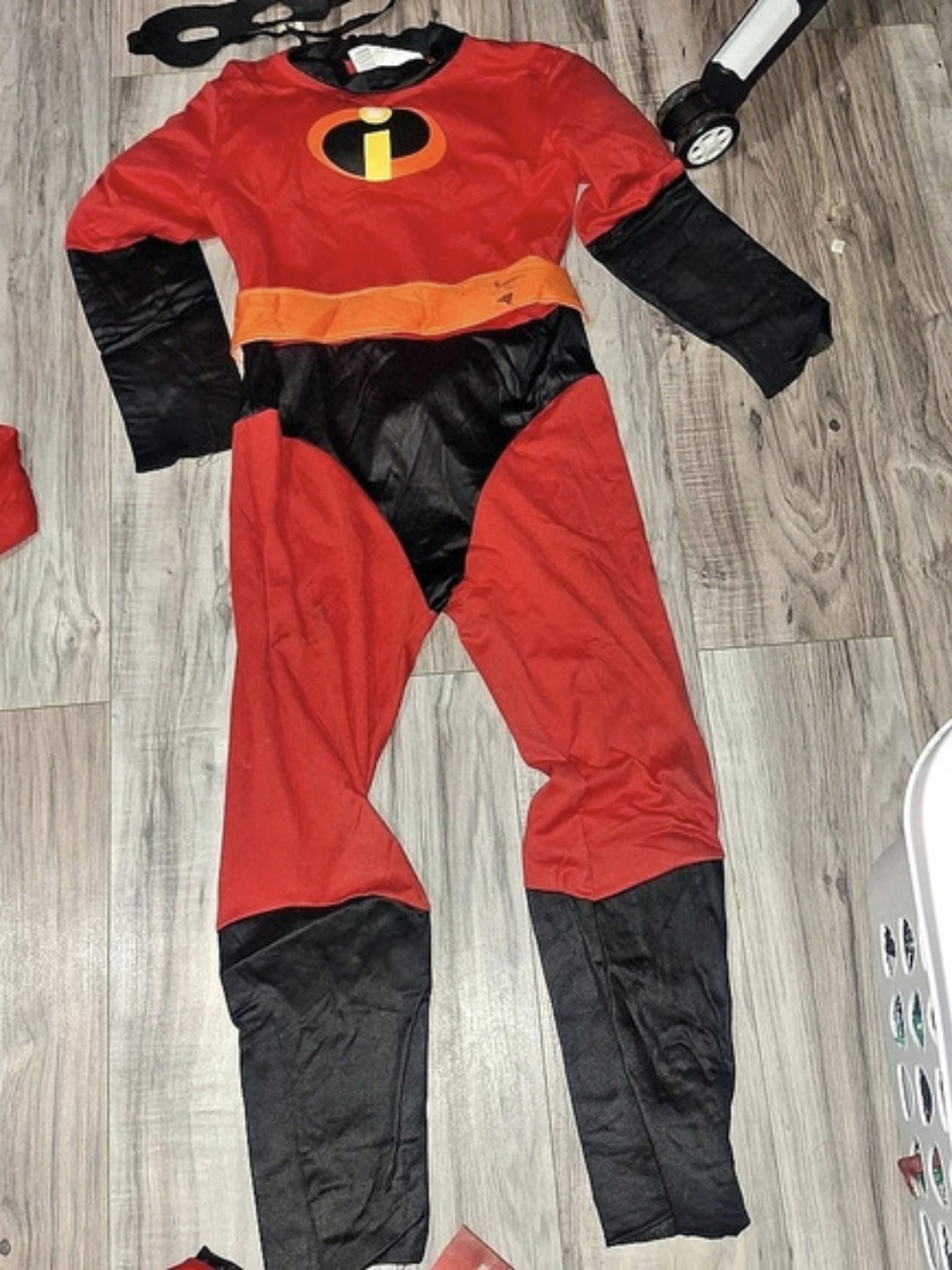 Disney The Incredibles 2 Dash costume Superhero Costume Size 7 Like New